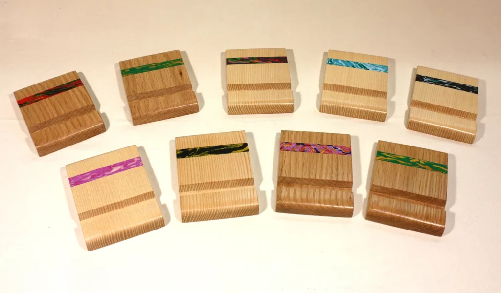 Collection de supports en bois pour téléphone portable ou tablette tactile