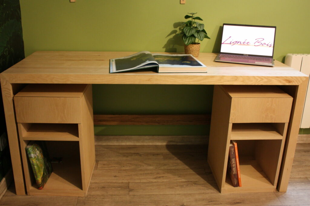 Bureau en frêne massif