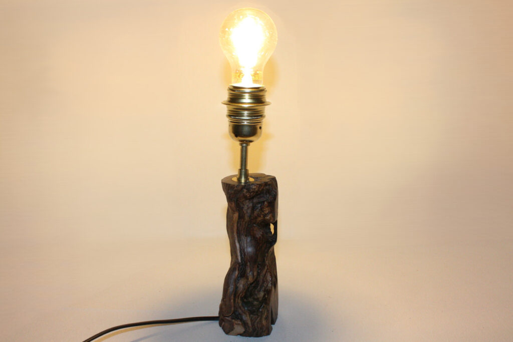Lampe en cep de vigne